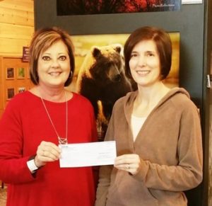 Peoples Bank & Trust Donates to Ballard Nature Center - Altamont