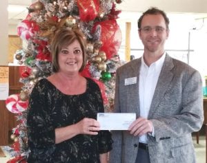Peoples Bank & Trust Donates to Effingham County CEO Program