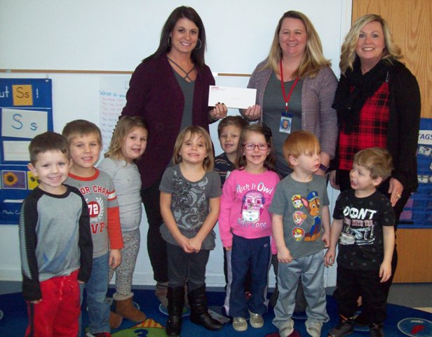 Peoples Bank & Trust donates to Pana C.E.F.S. Head Start Program