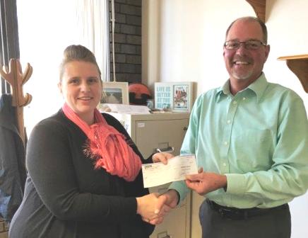 Peoples Bank donates to Waverly Food Pantry