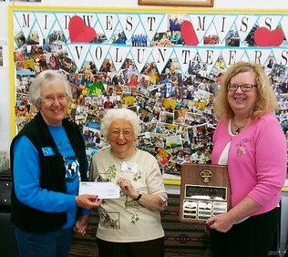 Peoples Bank & Trust - Chatham Volunteer Marilyn Markus