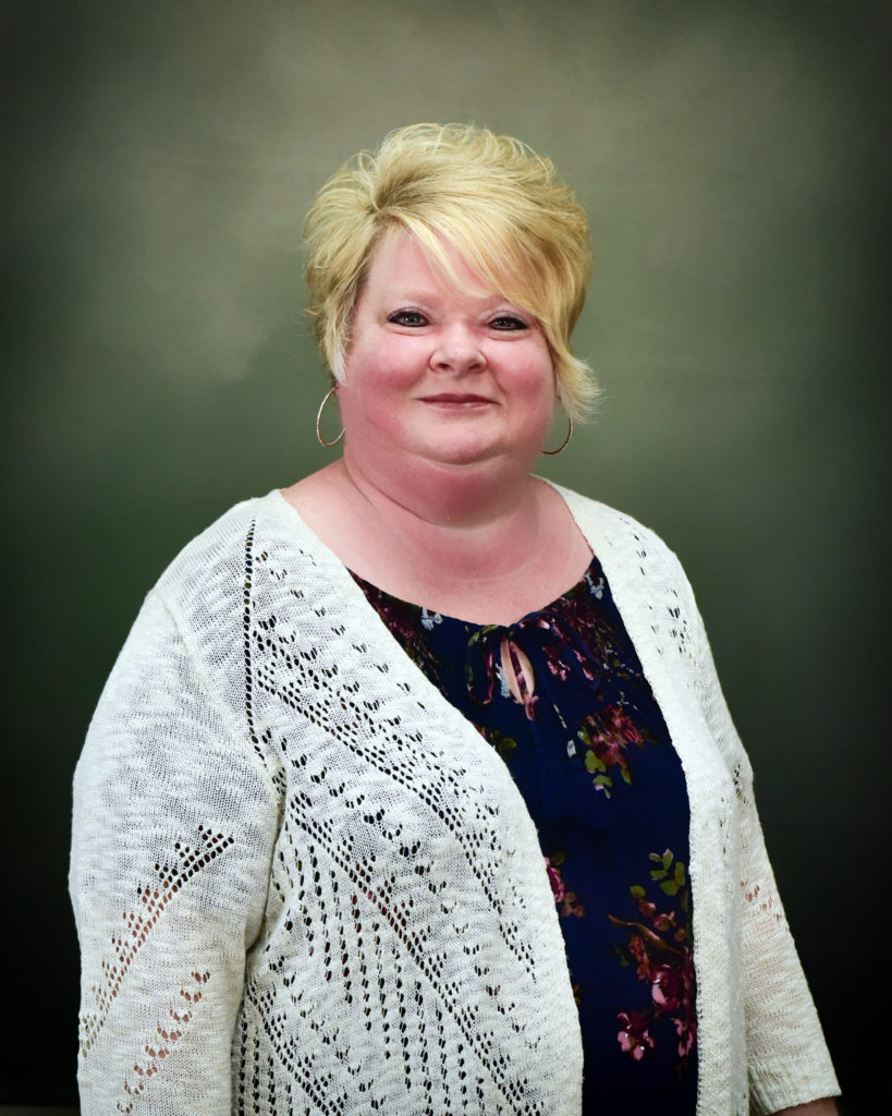 Peoples Bank & Trust Employee - Jo Grimes